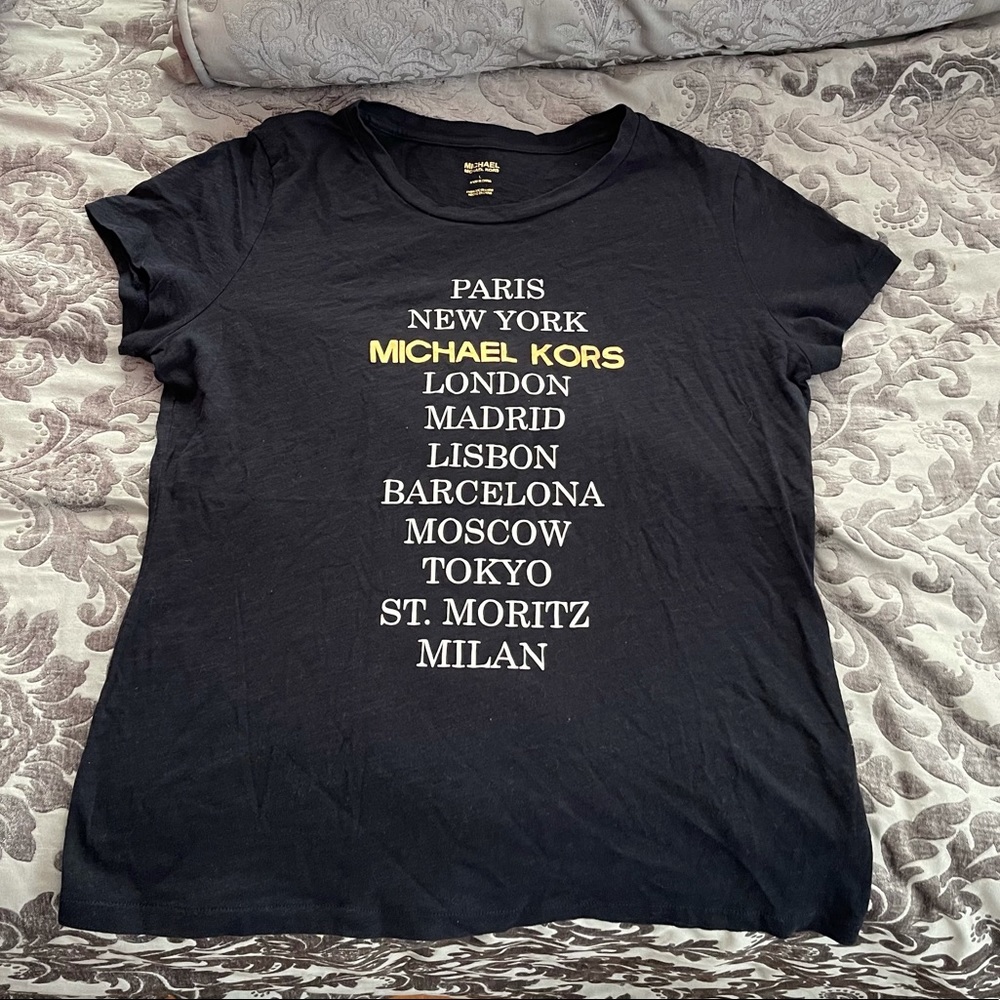 Barely worn Michael Kors fashionable short sleeve tee